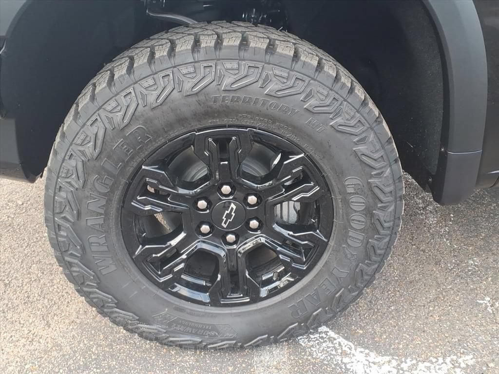 2026 Chevrolet Silverado 1500 ZR2 - Photo 11