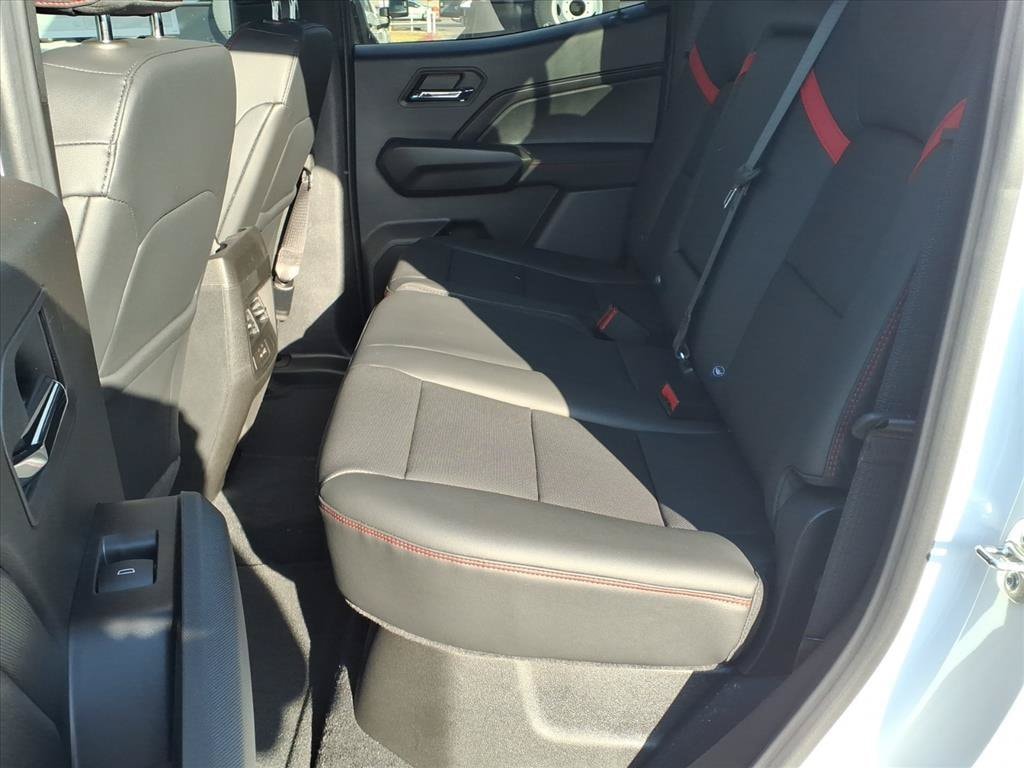 2026 Chevrolet Colorado Z71 - Photo 18