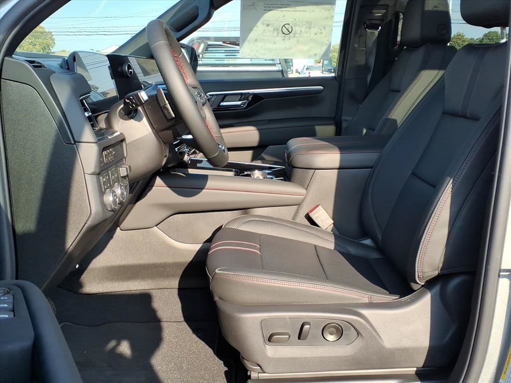 2027 Chevrolet Suburban RST - Photo 17