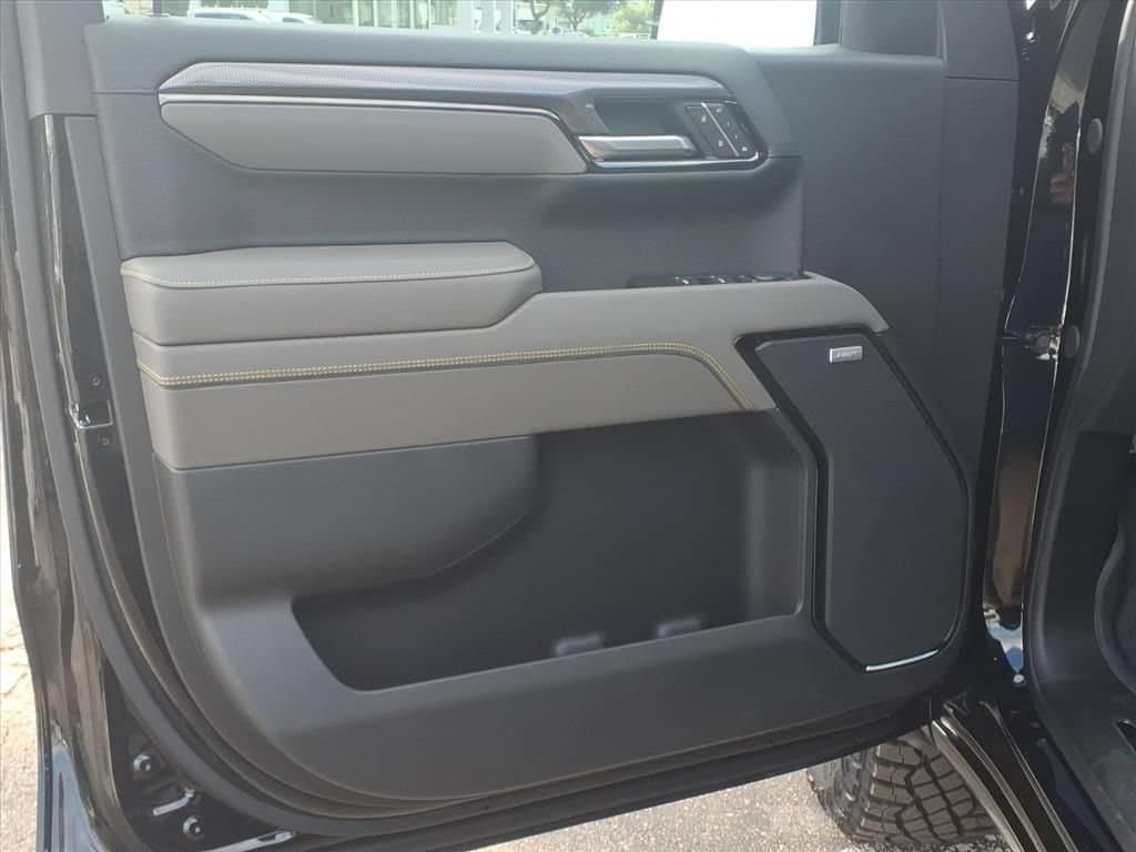 2026 Chevrolet Silverado 1500 ZR2 - Photo 14