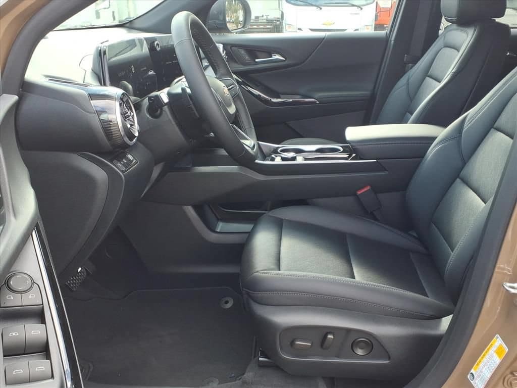 2027 Chevrolet Equinox LT - Photo 16