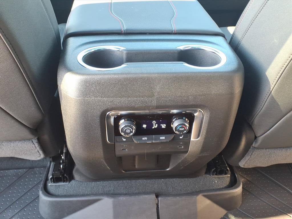 2027 Chevrolet Suburban RST - Photo 20