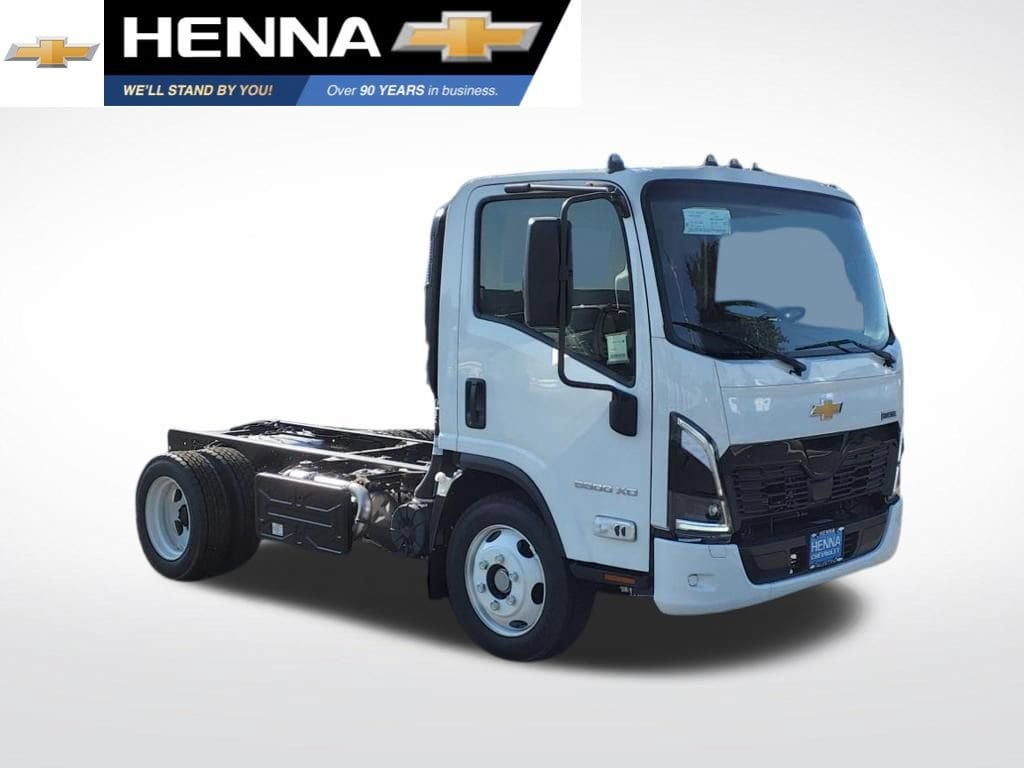 2025 Chevrolet Low Cab Forward's photo