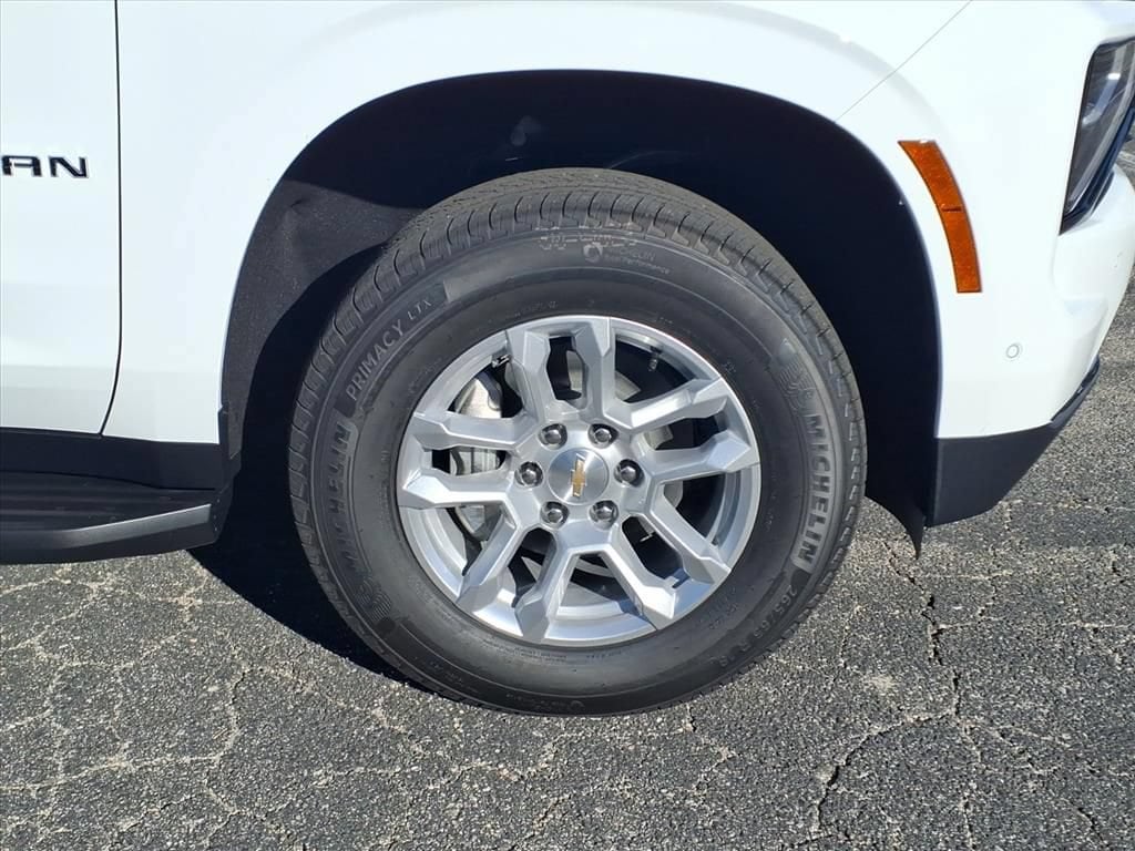 2026 Chevrolet Suburban LS - Photo 11