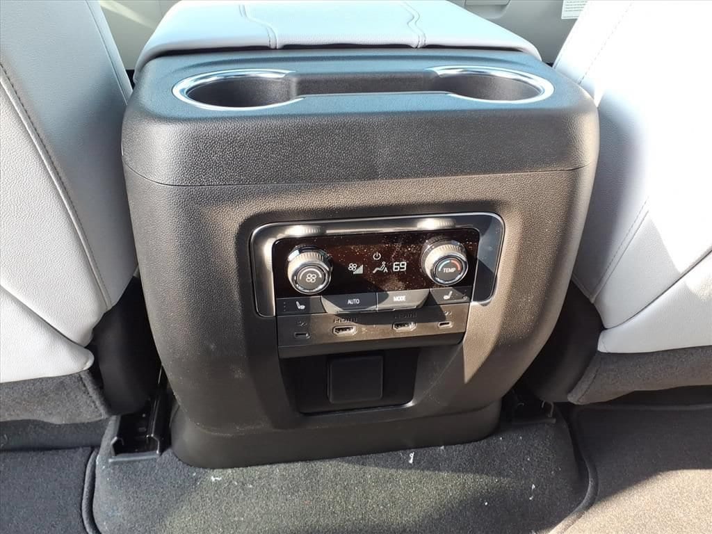 2026 Chevrolet Tahoe Premier - Photo 21