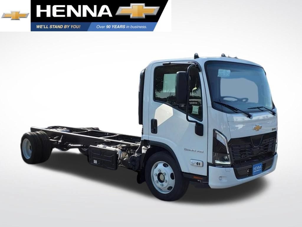 2025 Chevrolet Low Cab Forward's photo