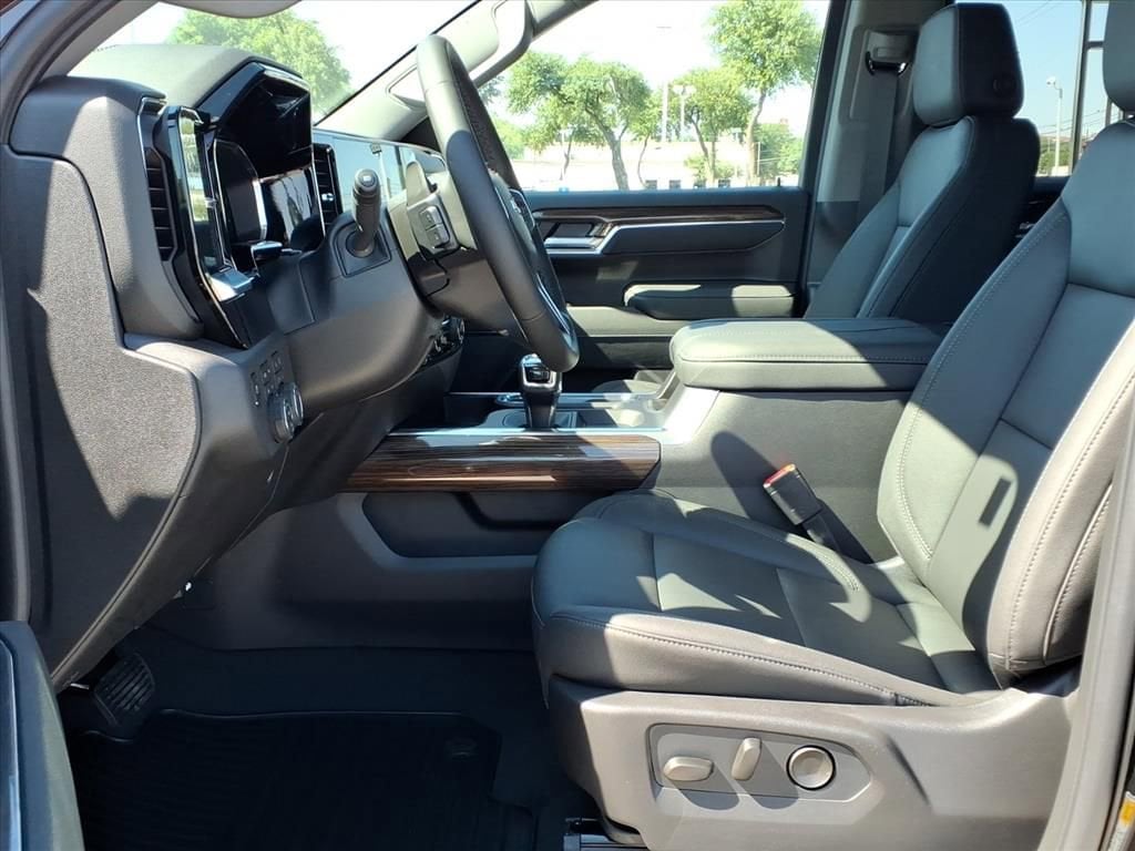 2026 Chevrolet Silverado 1500 LT - Photo 16