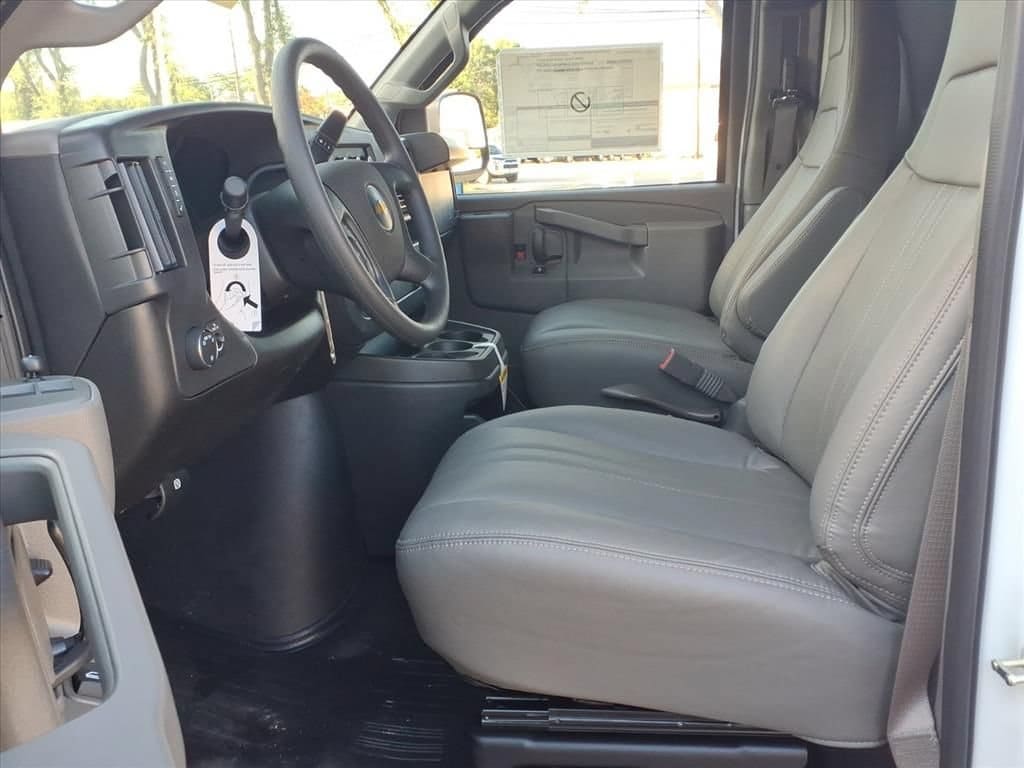 2026 Chevrolet Express Cargo Work Van - Photo 20
