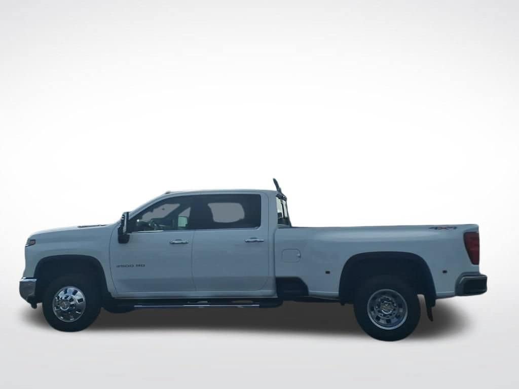 2026 Chevrolet Silverado 3500 HD LTZ - Photo 7