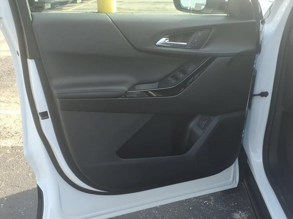 2027 Chevrolet Equinox LT - Photo 14