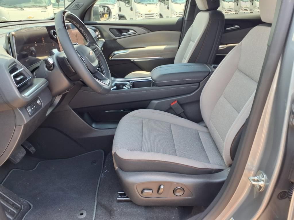 2026 Chevrolet Traverse LT - Photo 6