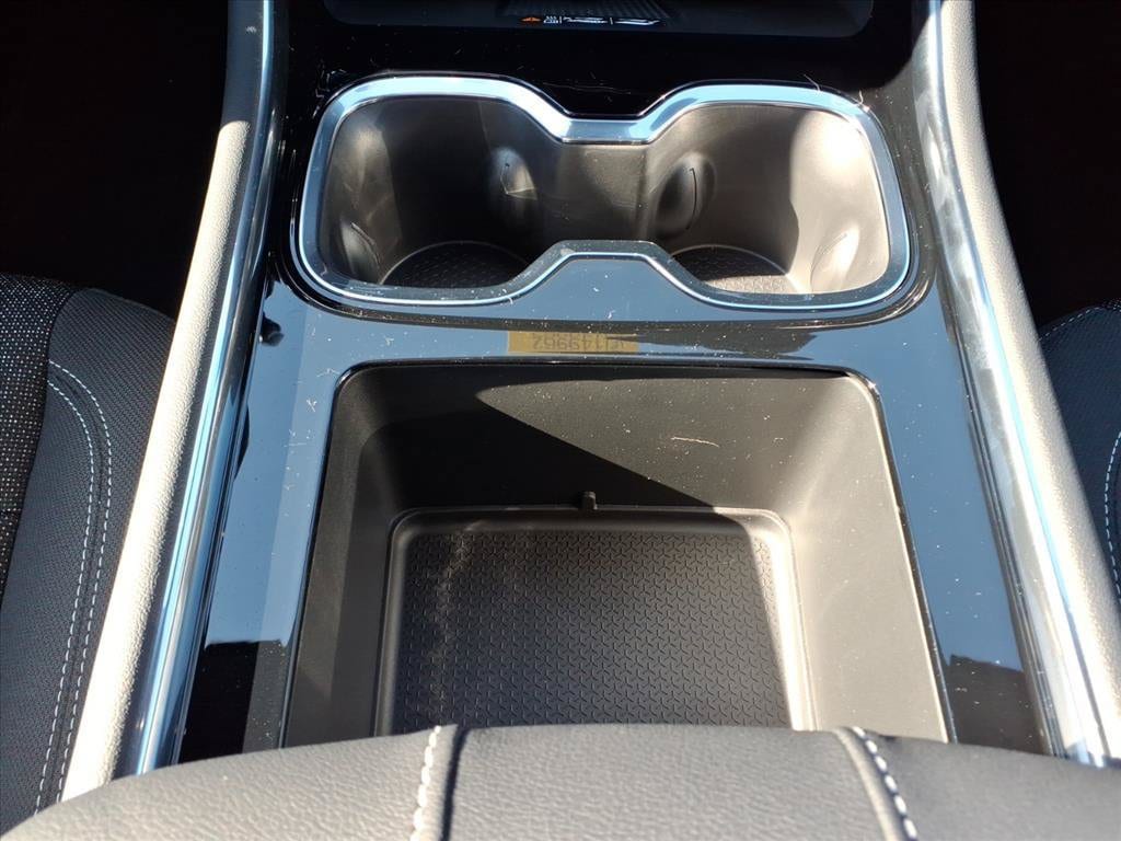 2027 Chevrolet Traverse LT - Photo 22