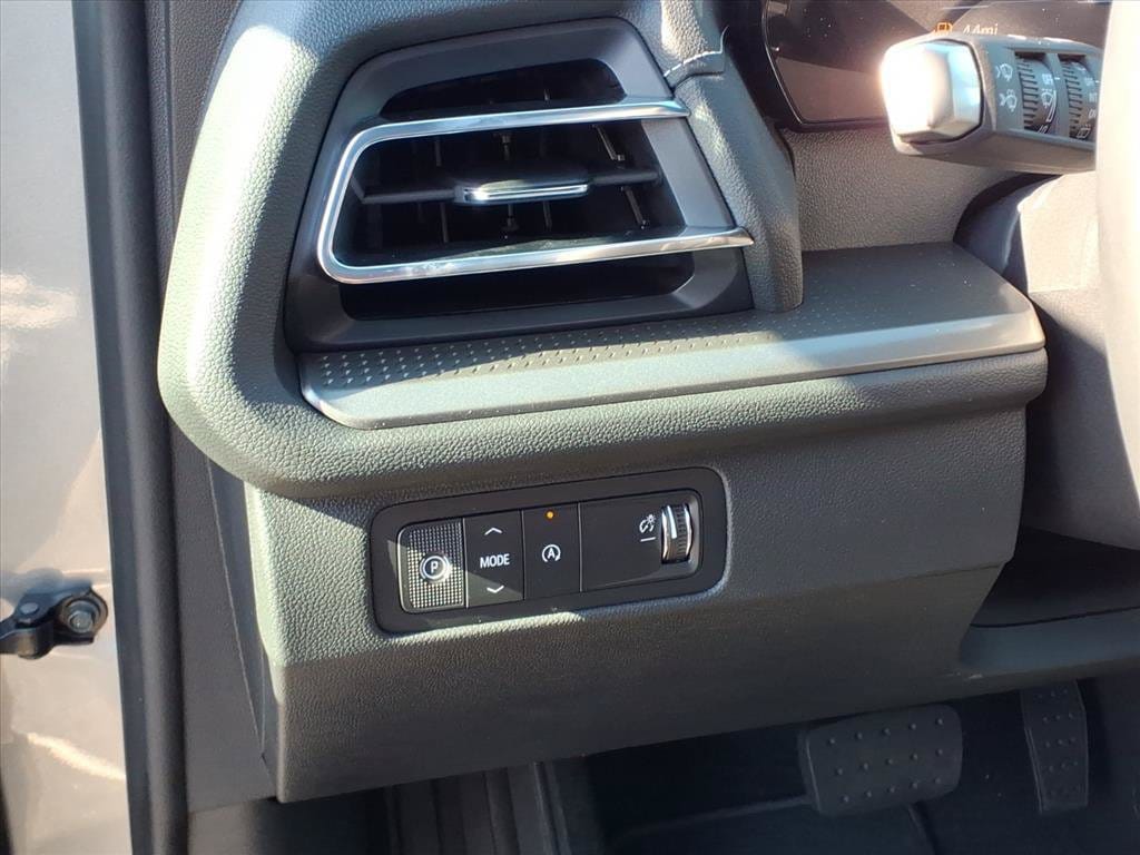 2027 Chevrolet Traverse LT - Photo 15