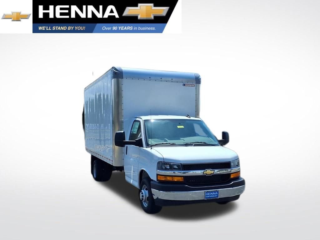 2025 Chevrolet Express Cutaway