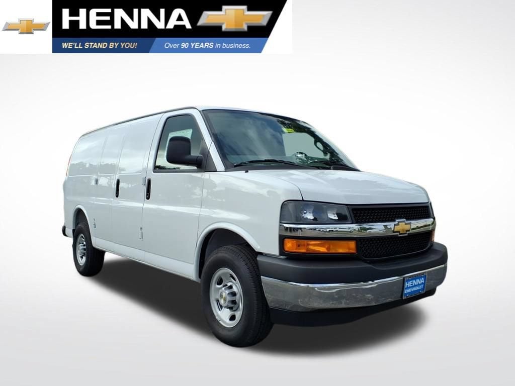 2026 Chevrolet Express 2500 Work Van HD's photo