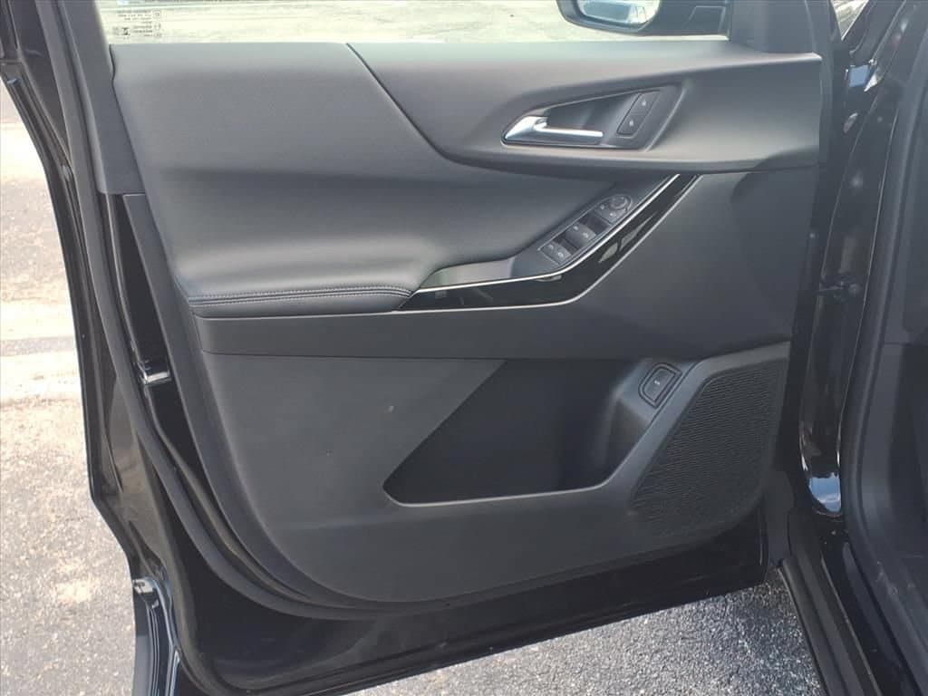 2027 Chevrolet Equinox LT - Photo 13