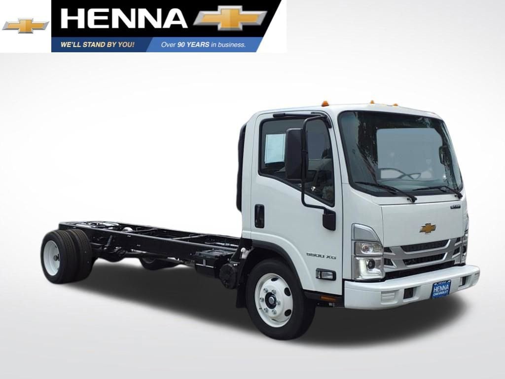 2025 Chevrolet Low Cab Forward's photo
