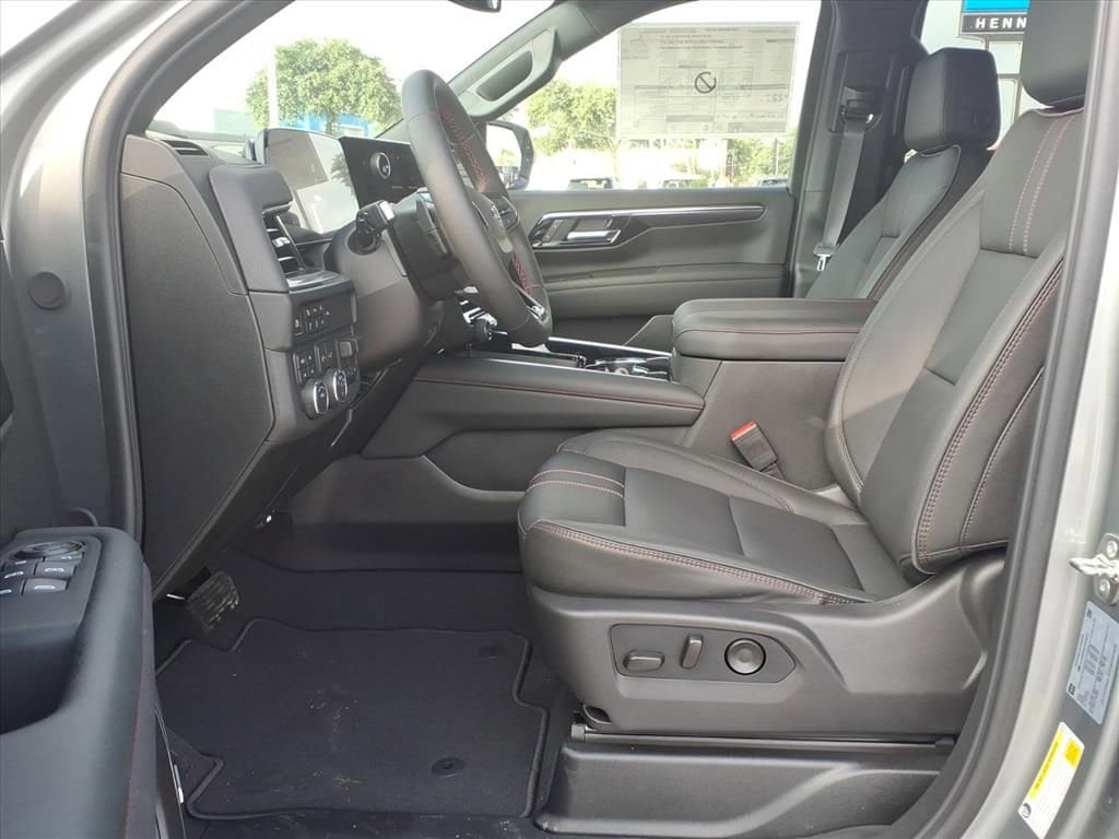 2026 Chevrolet Suburban RST - Photo 18