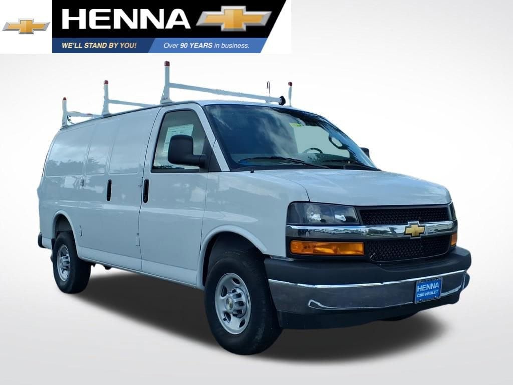 2026 Chevrolet Express 2500 Work Van HD's photo