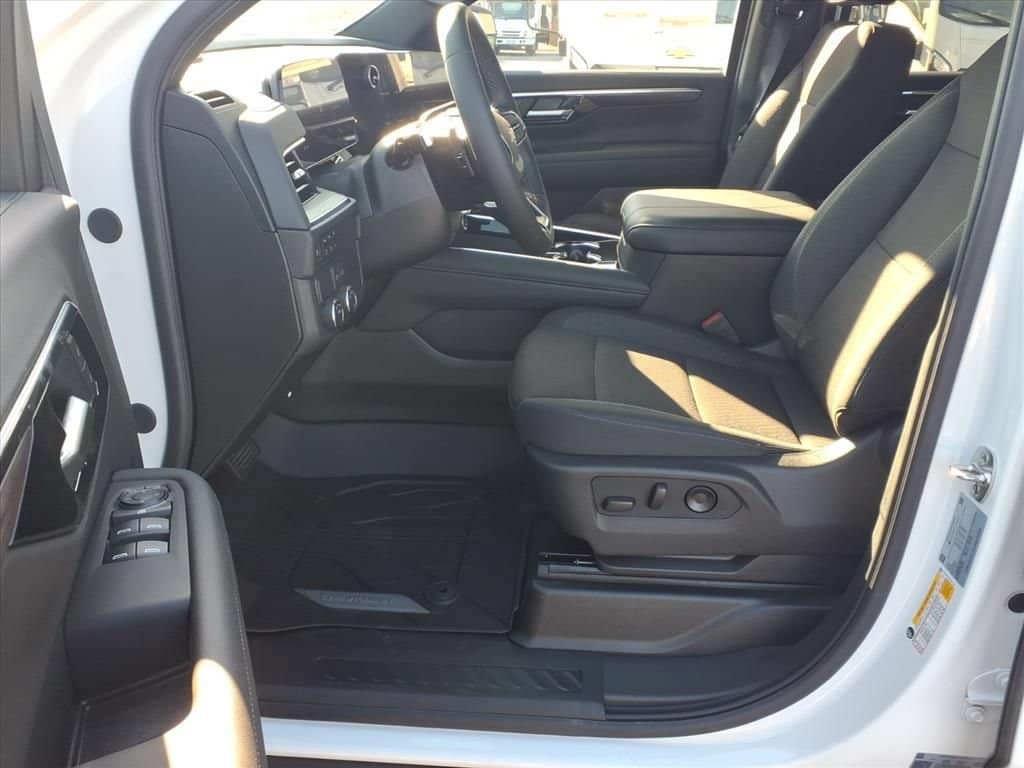 2026 Chevrolet Suburban LS - Photo 16