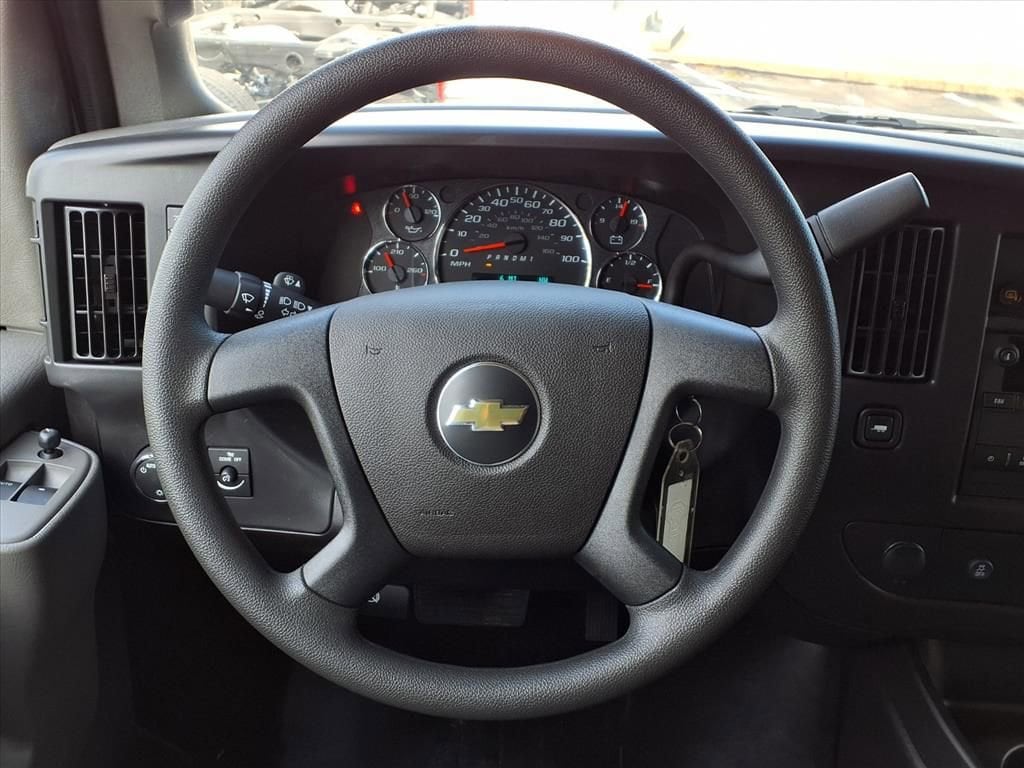 2026 Chevrolet Express Cargo Work Van - Photo 19