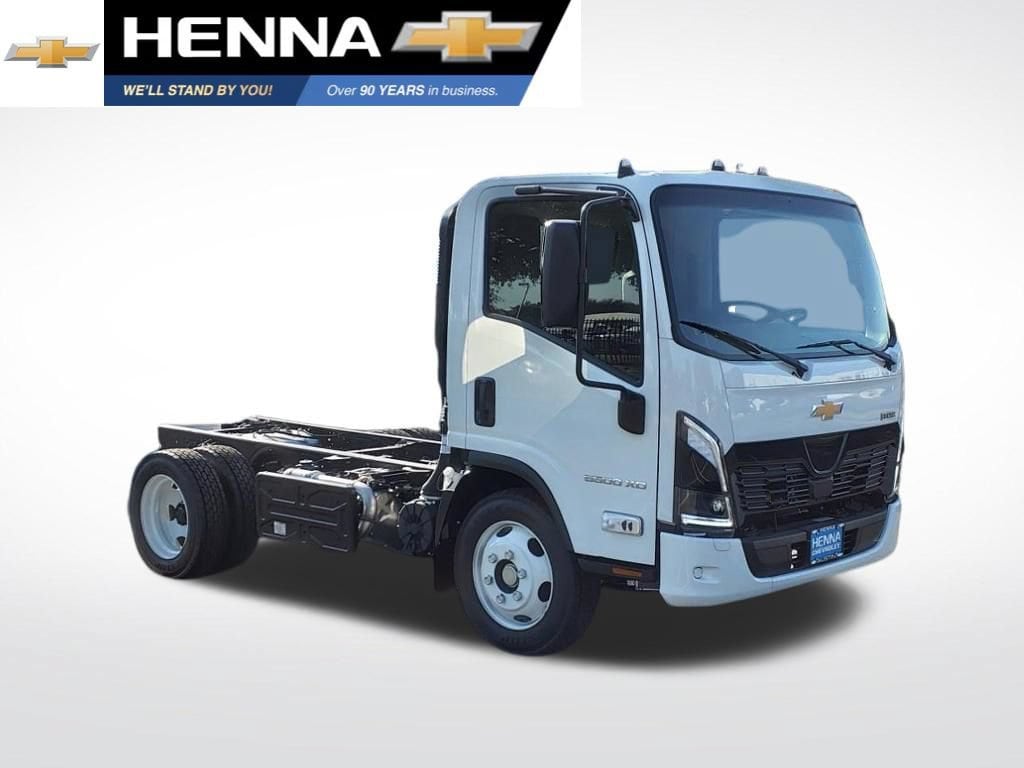 2025 Chevrolet Low Cab Forward's photo
