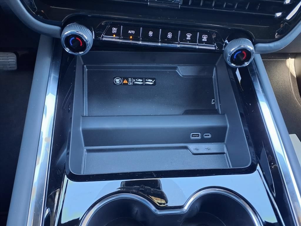 2026 Chevrolet Suburban High Country - Photo 21