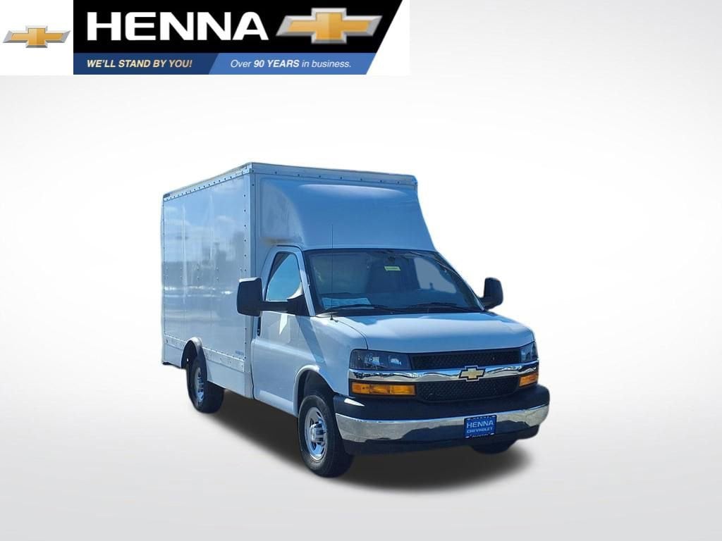 2025 Chevrolet Express Cutaway