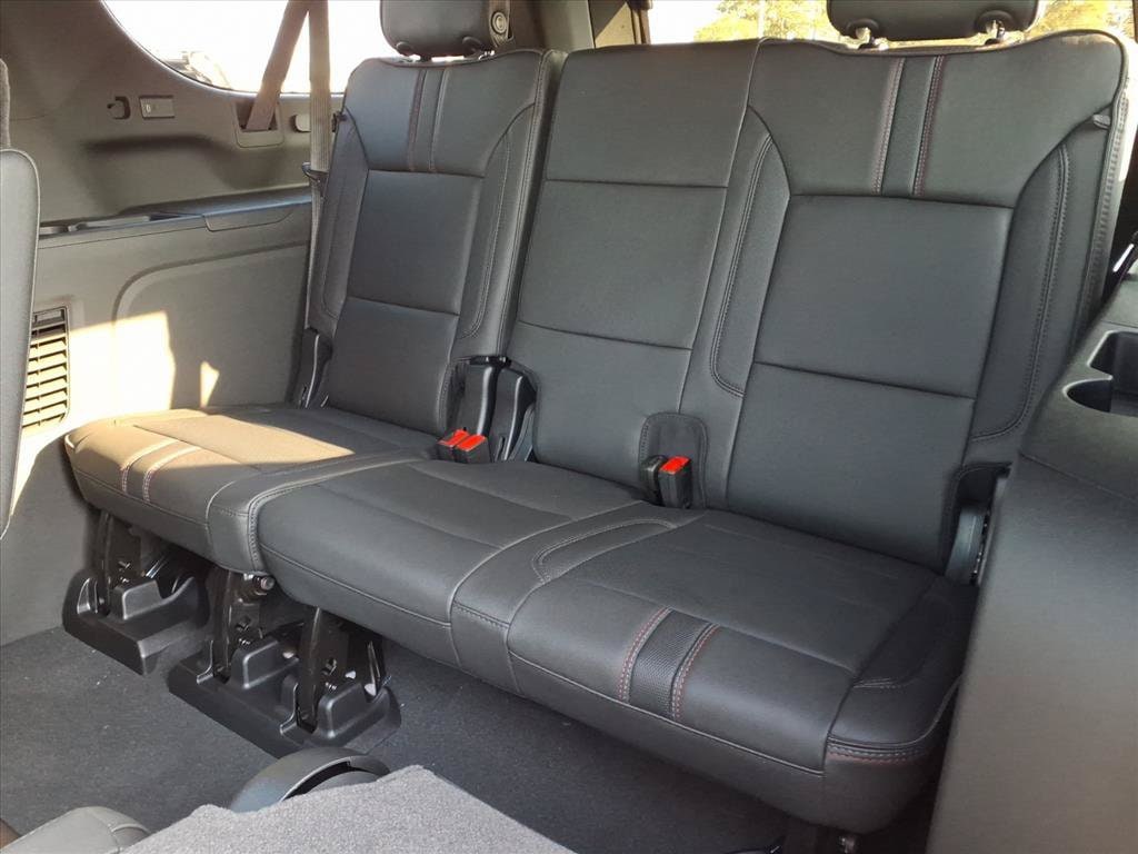 2027 Chevrolet Suburban RST - Photo 19