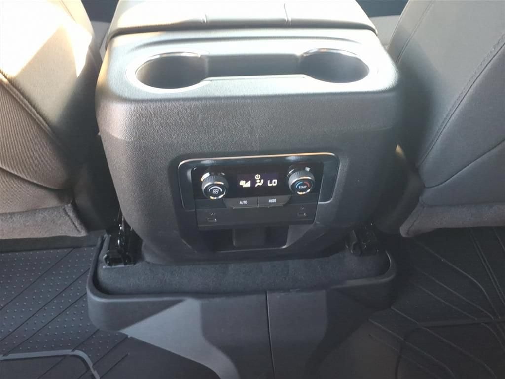 2026 Chevrolet Suburban LS - Photo 19