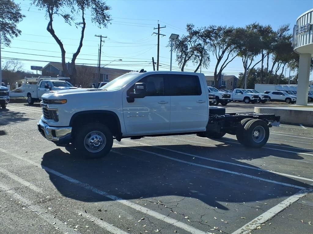 New 2026 Chevrolet Silverado 3500 HD Chassis Cab LT Truck