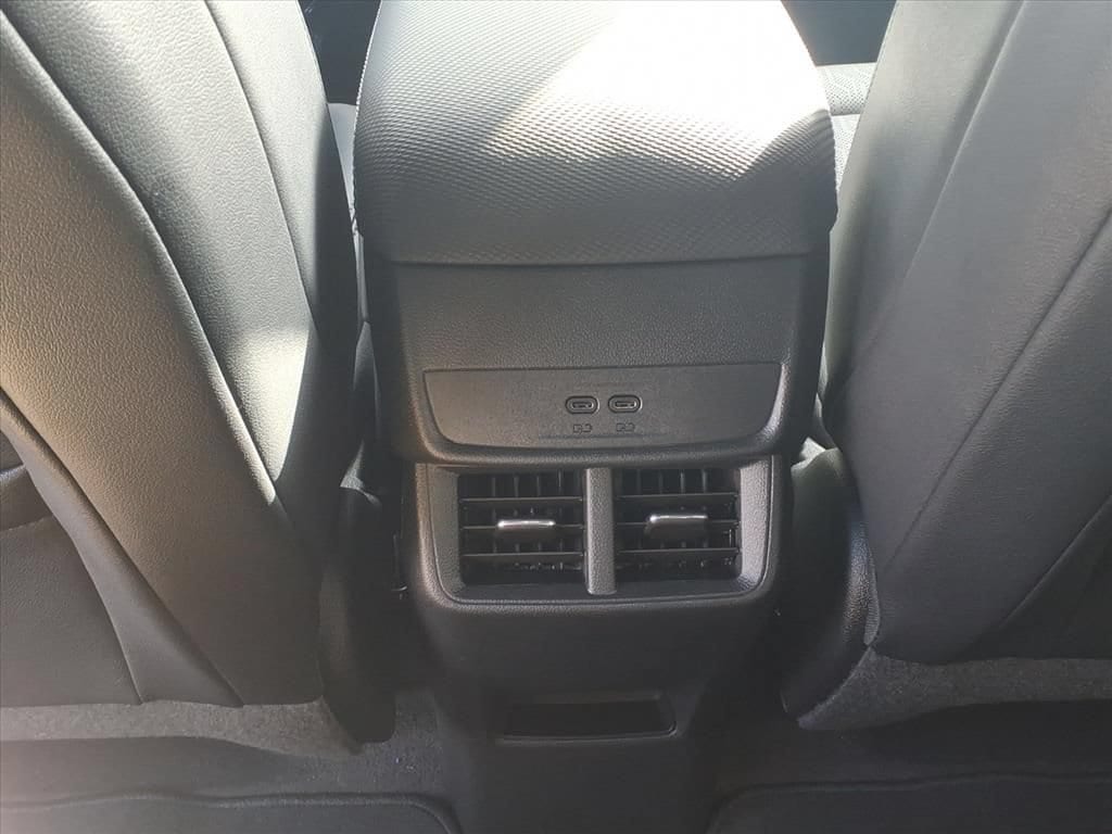 2027 Chevrolet Equinox LT - Photo 17