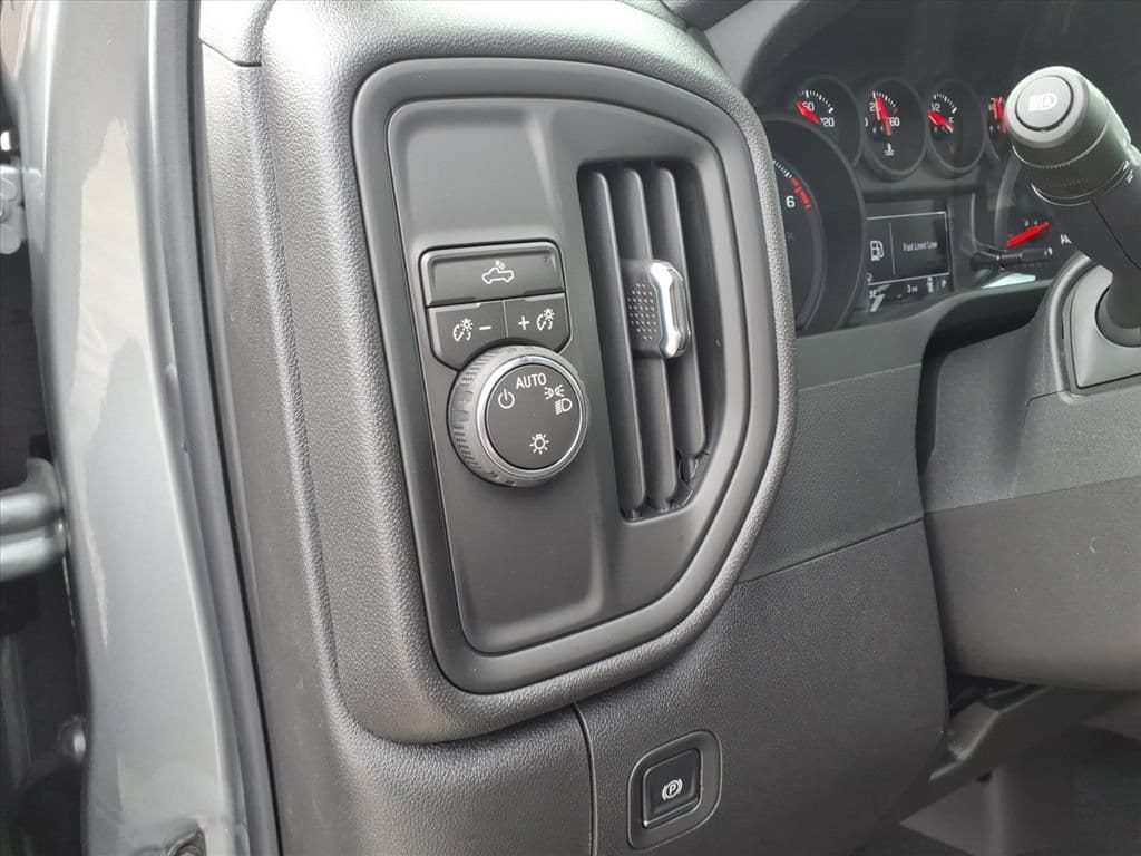 2026 Chevrolet Silverado 1500 Custom - Photo 15