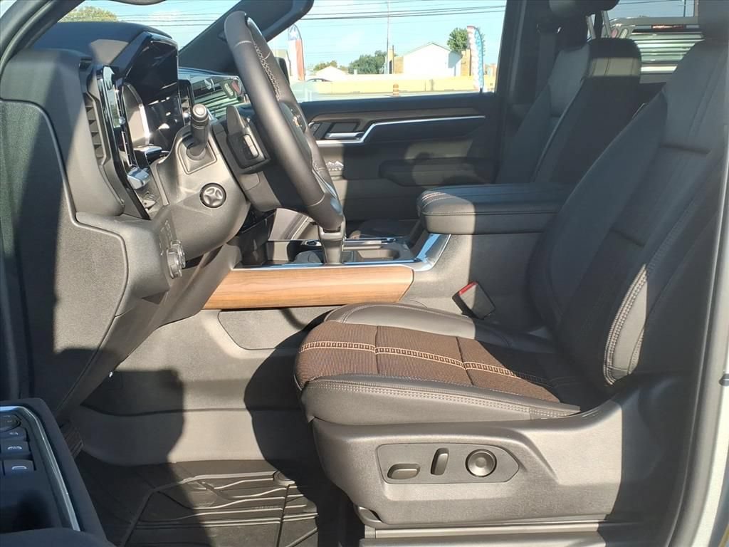 2026 Chevrolet Silverado 1500 High Country - Photo 17