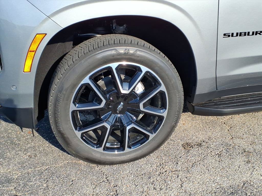 2027 Chevrolet Suburban RST - Photo 11