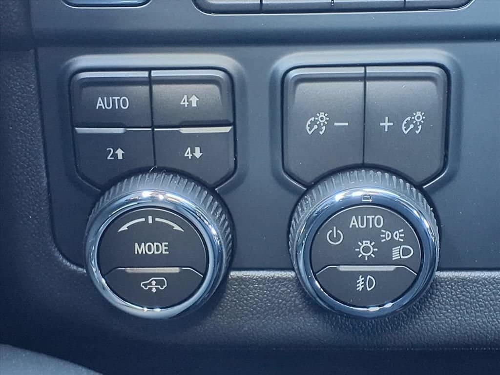 2026 Chevrolet Suburban High Country - Photo 11