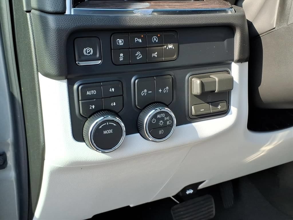 2026 Chevrolet Tahoe Premier - Photo 15