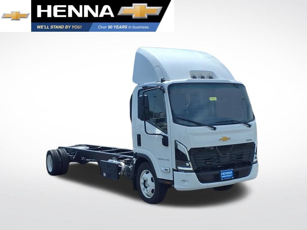 2025 Chevrolet Low Cab Forward's photo