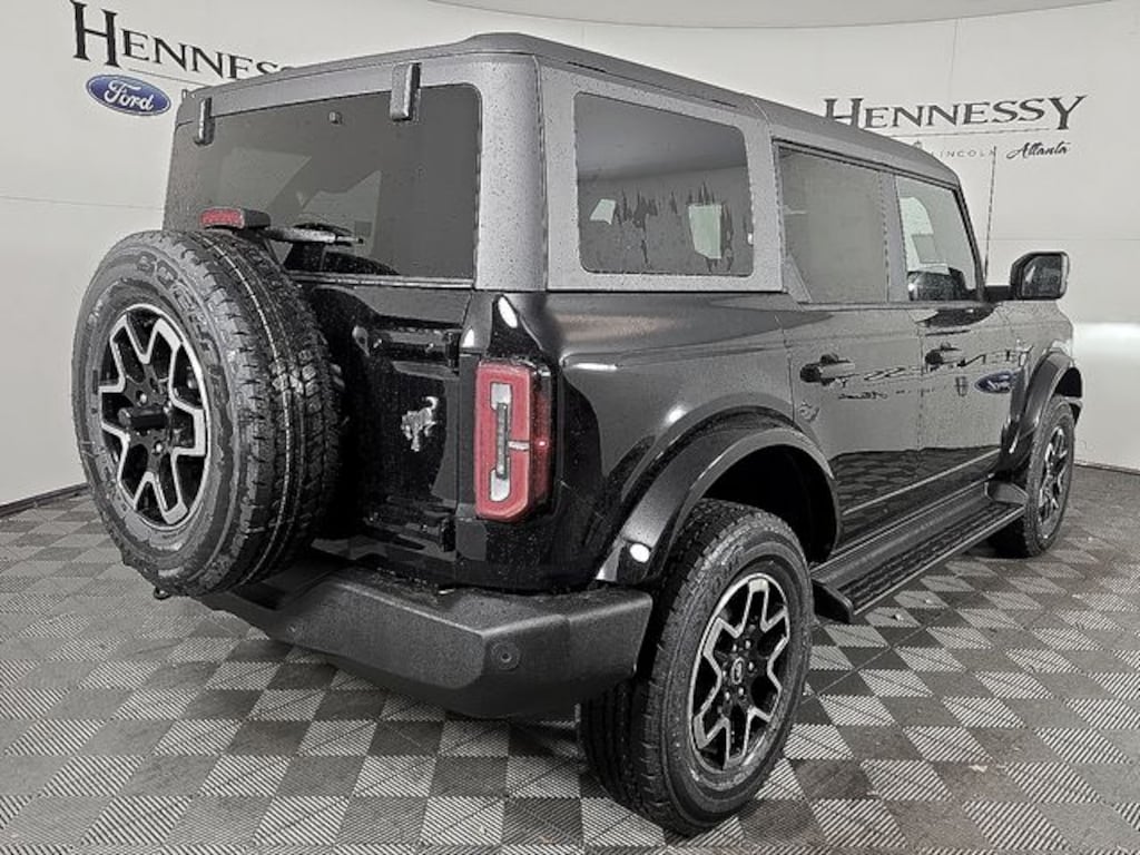 New 2025 Ford Bronco Outer Banks SUV