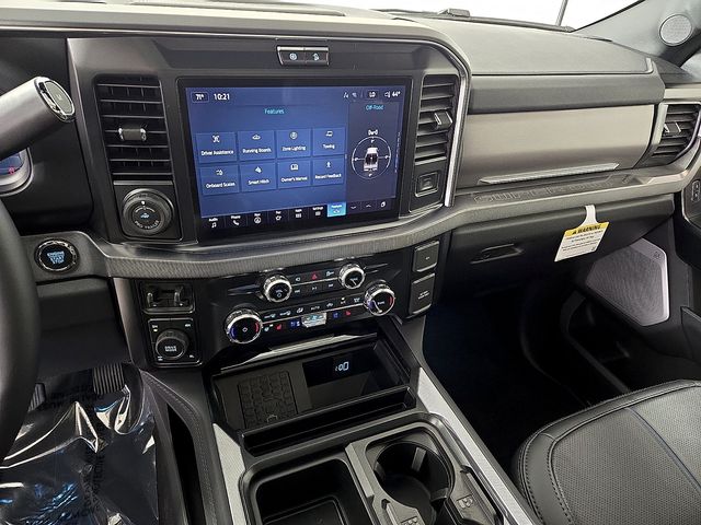 2026 Ford F-250 Super Duty Platinum - Photo 16