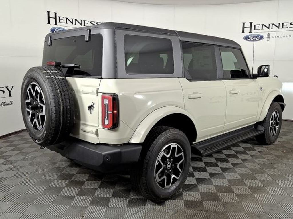 New 2025 Ford Bronco Outer Banks SUV