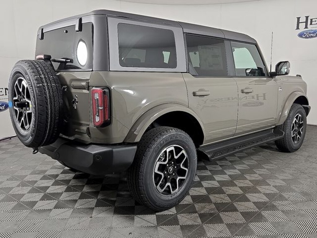 New 2025 Ford Bronco Outer Banks SUV