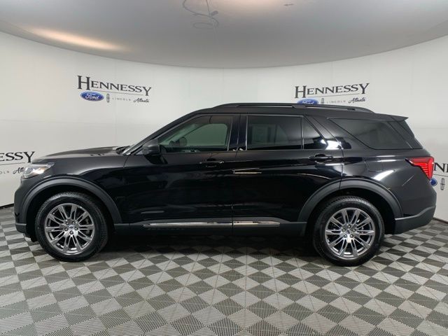 2025 Ford Explorer photo 3
