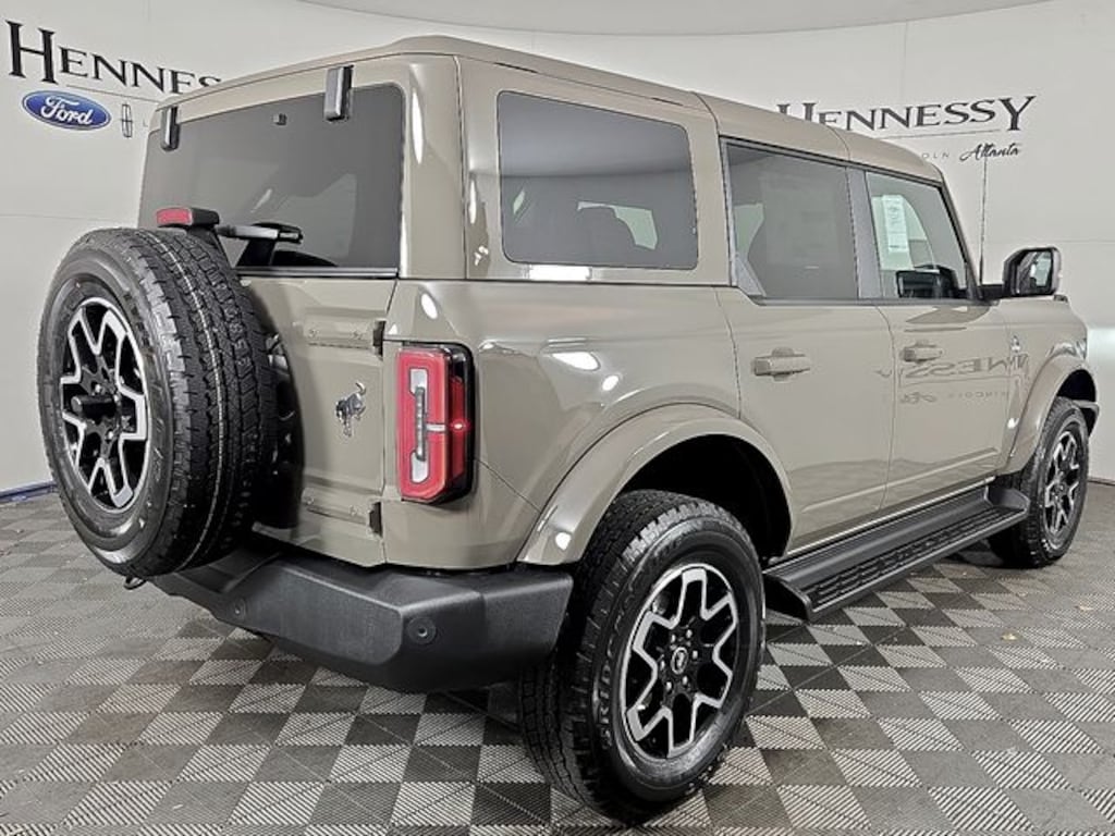 New 2025 Ford Bronco Outer Banks SUV