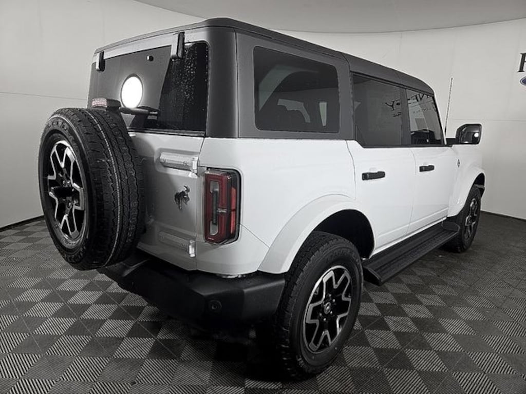 New 2026 Ford Bronco Outer Banks SUV