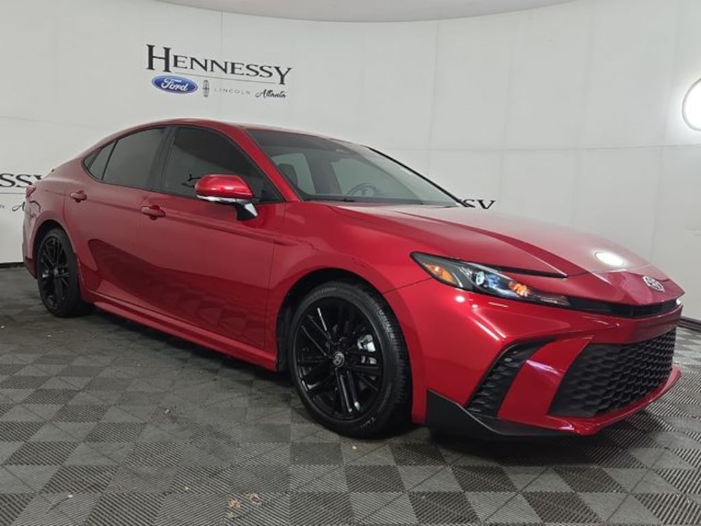 Used 2025 Toyota Camry SE Sedan