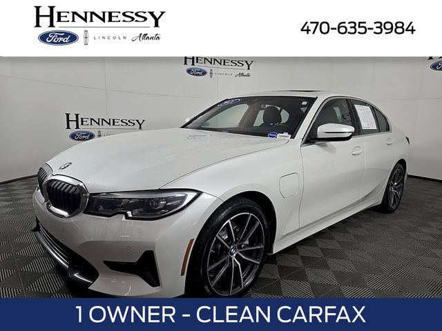 2021 BMW 3 Series 330e xDrive Sedan's photo