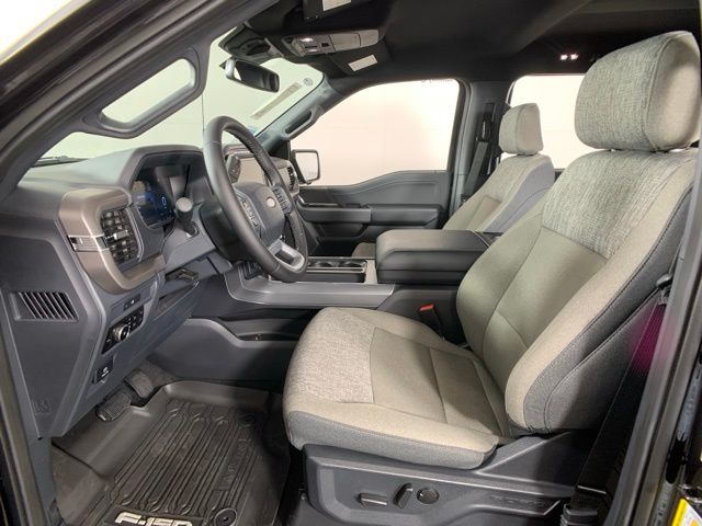 2025 Ford F-150 XLT - Photo 23