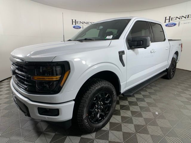 2025 Ford F-150 XLT photo 2