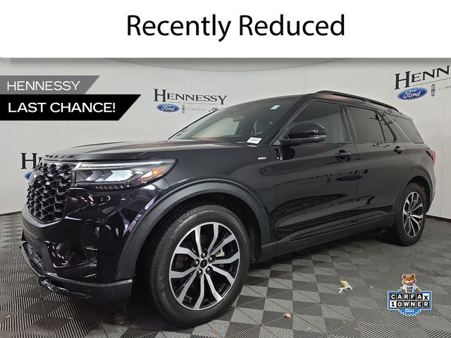 2025 Ford Explorer ST-LINE's photo